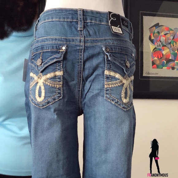 Earl Jean Free to be Me Cuffed Straight leg Jeans - Picture 3 of 3